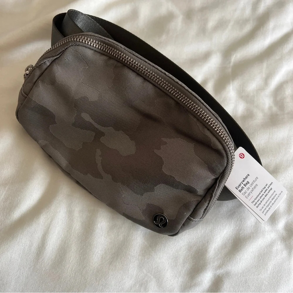 🆕 Lululemon OG Everywhere Belt Bag - Heritage Camo Max Rover White Opal